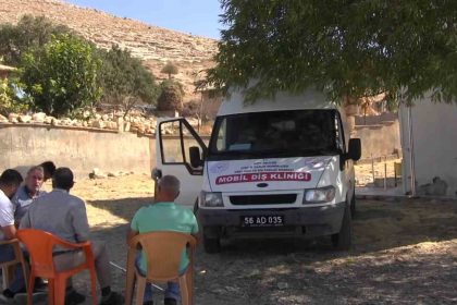 siirtte-mobil-dis-klinigi-ile-hizmet-koylulerin-ayagina-gidiyor