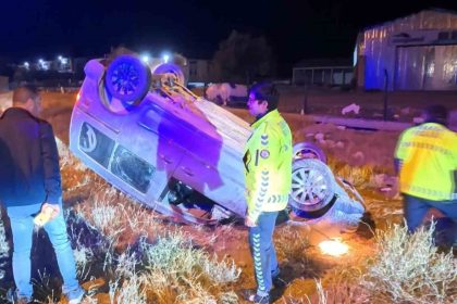 takla-atan-hafif-ticari-aracin-surucusu-kacarak-kayiplara-karisti