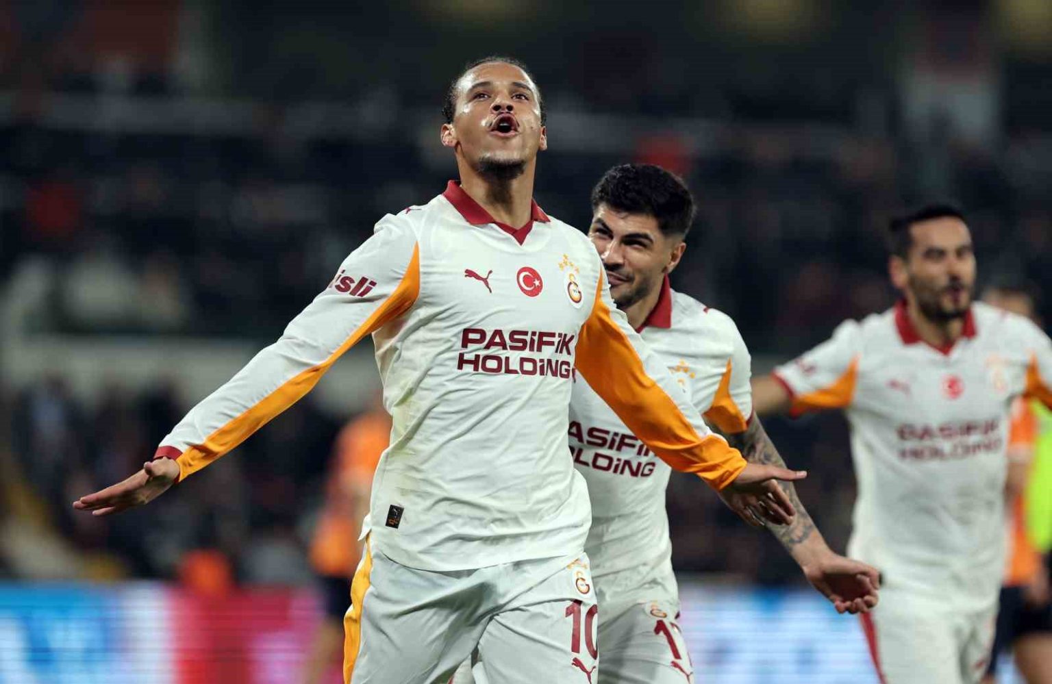 trendyol-super-lig-rams-basaksehir-0-galatasaray-1-ilk-yari