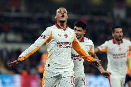 trendyol-super-lig-rams-basaksehir-0-galatasaray-1-ilk-yari