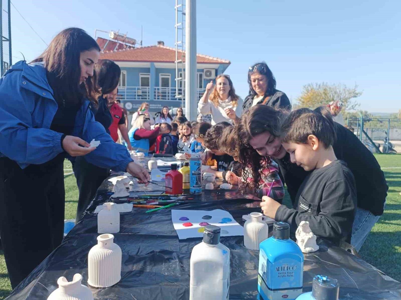 ulada-minik-kalplere-senlikli-dokunus