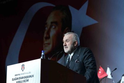 ahmet-urkmezgil-besiktas-divan-kurulu-baskani-oldu