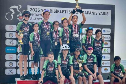 akhisarli-pedallar-alanyada-zirveye-tirmandi