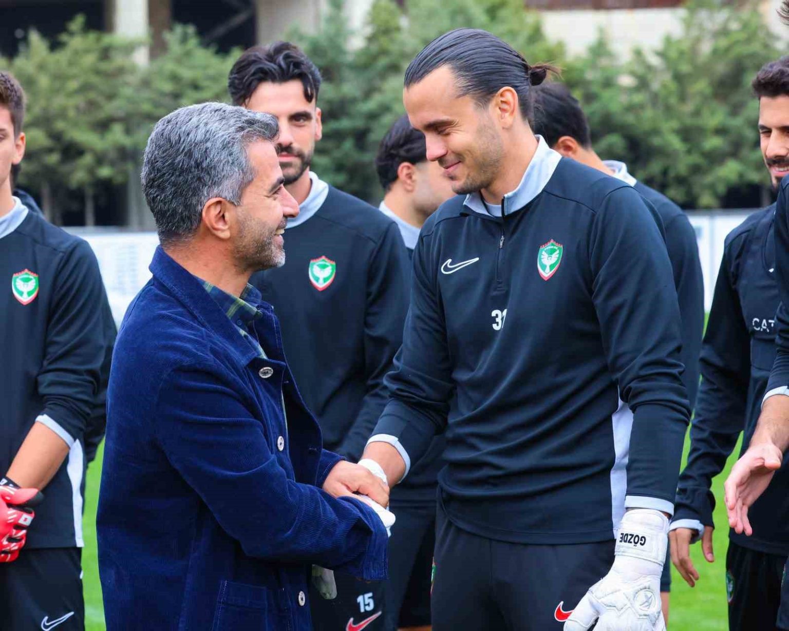 amed-sportif-faaliyetlerin-yeni-baskani-takimi-ziyaret-etti