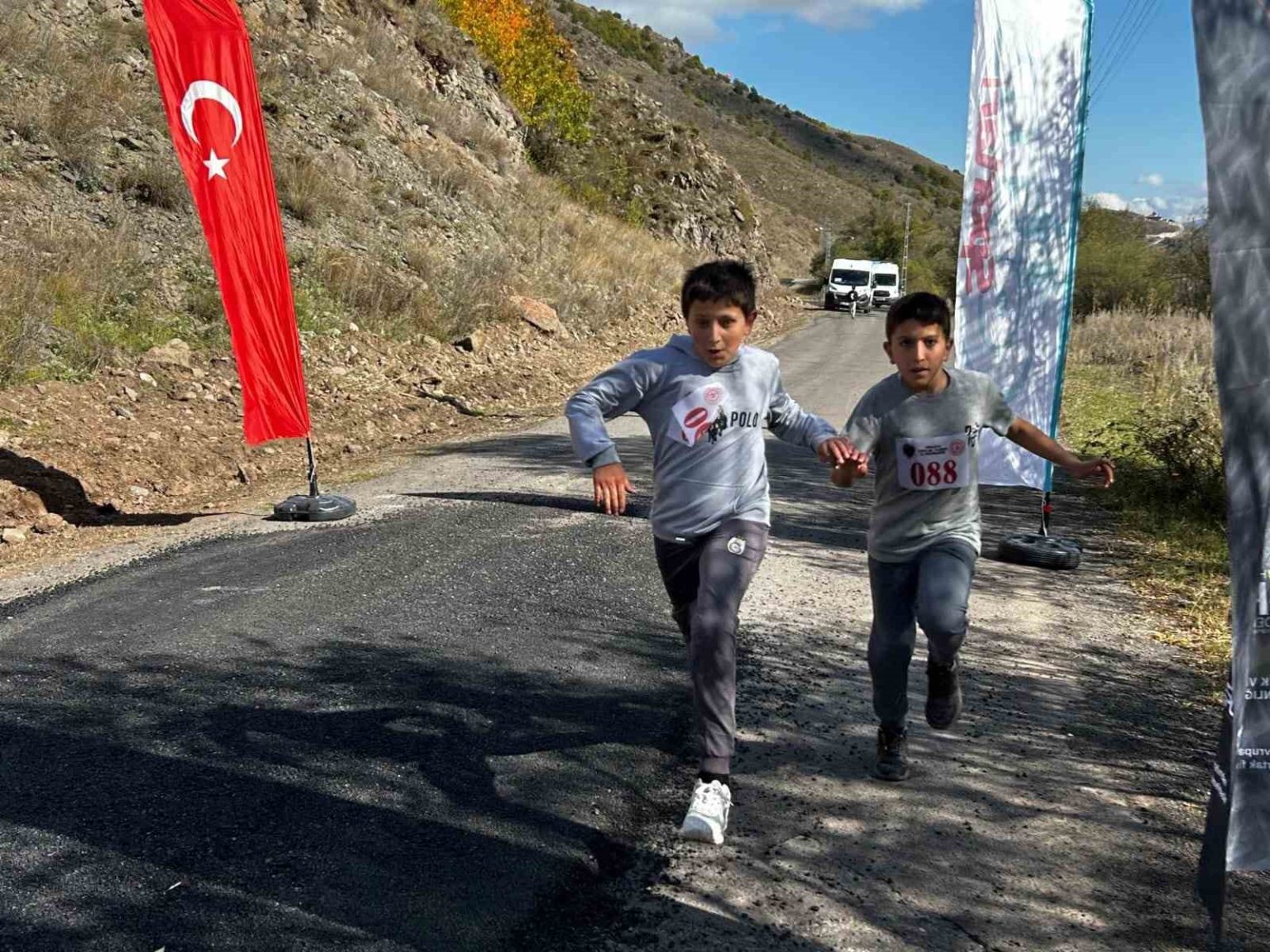 ardahanin-kosan-yildizlari-posofta-parladi