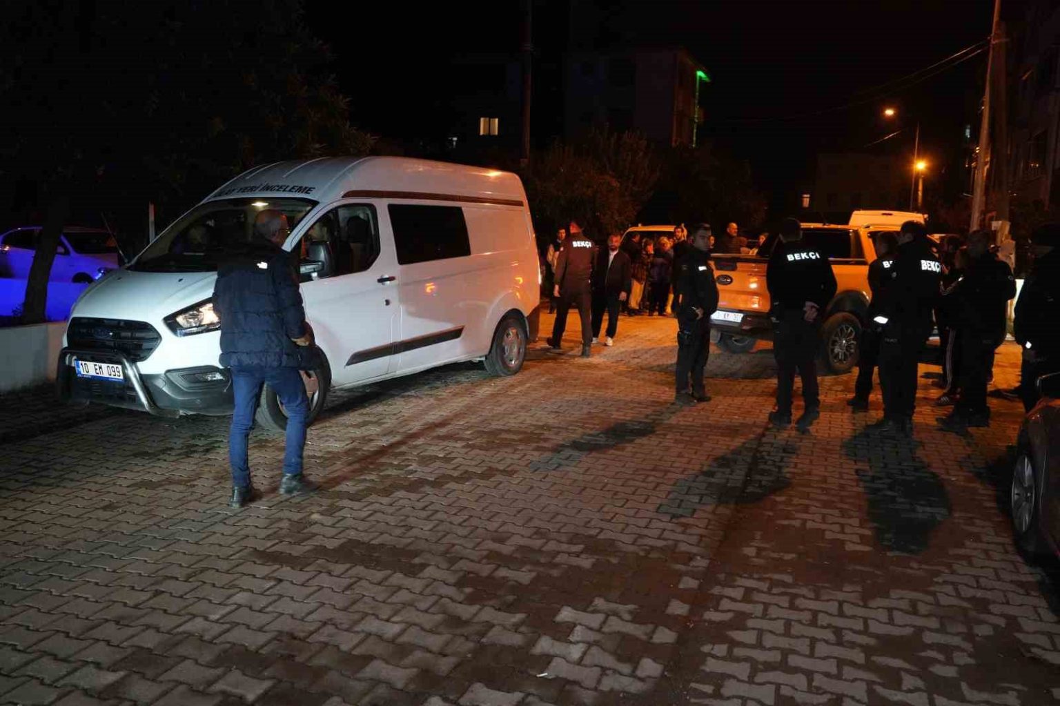 balikesirde-evinde-silahla-vurulmus-erkek-cesedi-bulundu