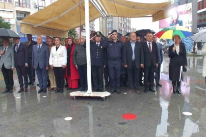 balikesirde-muhtarlar-gunu-yagmur-altinda-kutlandi