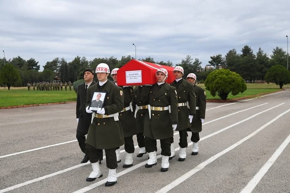 balikesirdeki-silahli-saldirida-yasamini-yitiren-uzman-cavus-icin-askeri-toren-duzenlendi