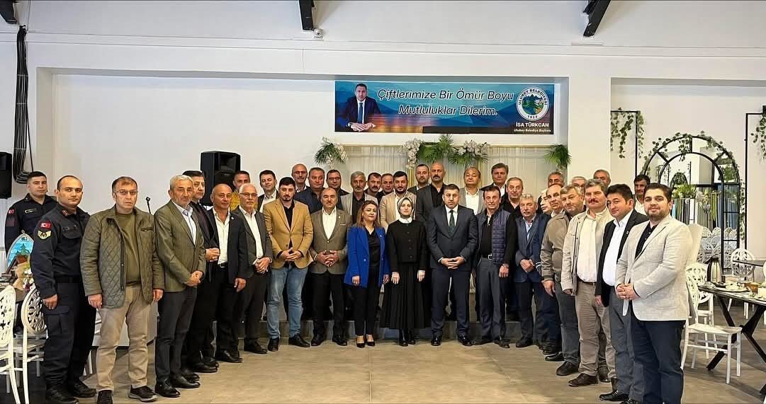 baskan-turkcan-muhtarlarimiz-demokrasinin-temel-taslaridir