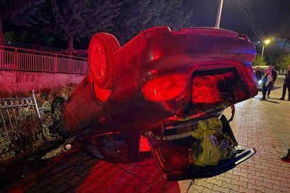 burdurda-otomobil-takla-atti-dereye-dusmekten-son-anda-kurtuldu