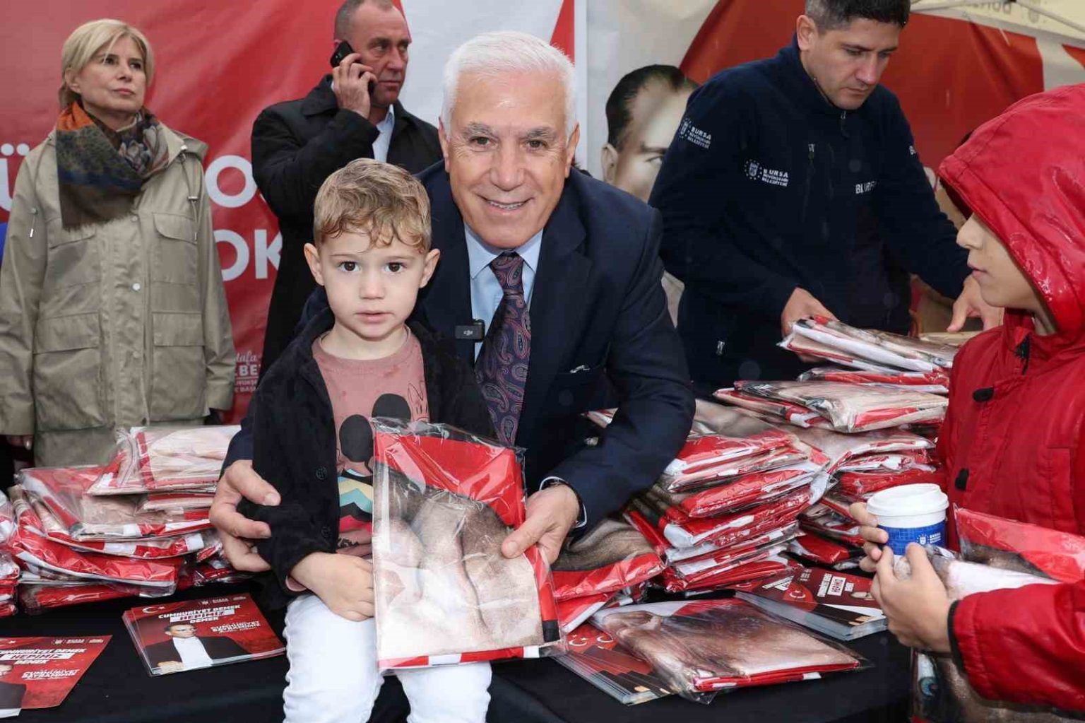 bursa-cumhuriyetine-sahip-cikiyor