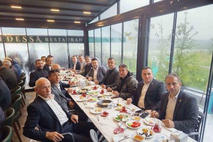 caycumada-muhtarlar-gunu-kutlanarak-kahvaltida-bir-araya-geldiler