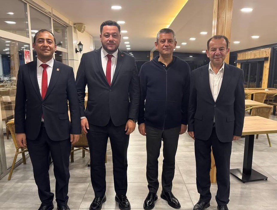 chp-genel-baskani-ozelden-guven-tazeleyen-il-baskanina-tebrik
