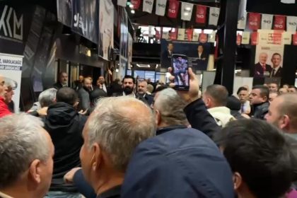 chp-kongresinde-basin-mensuplarina-saldiri