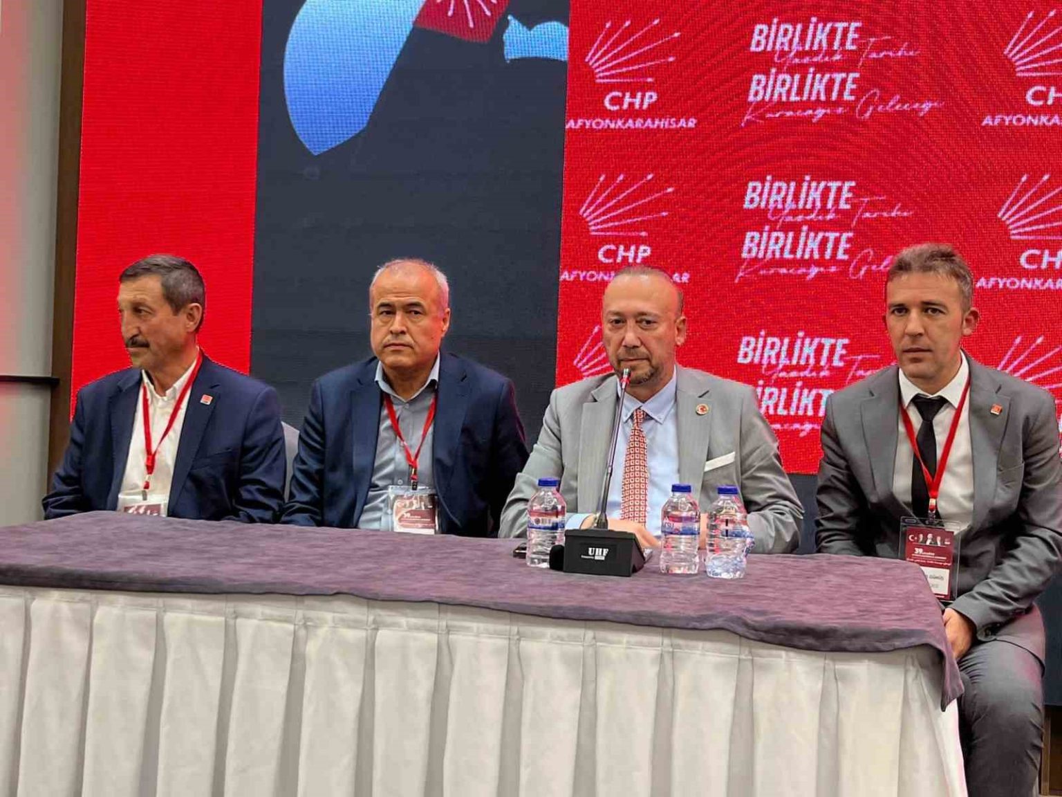 chp-kongresinin-basina-kapatilmasi-kararina-tepki