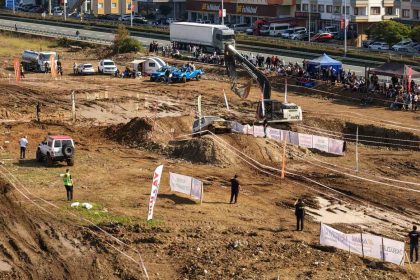 deniz-kenarinda-gerceklestirilen-zorlu-off-road-yarislari-nefesleri-kesti
