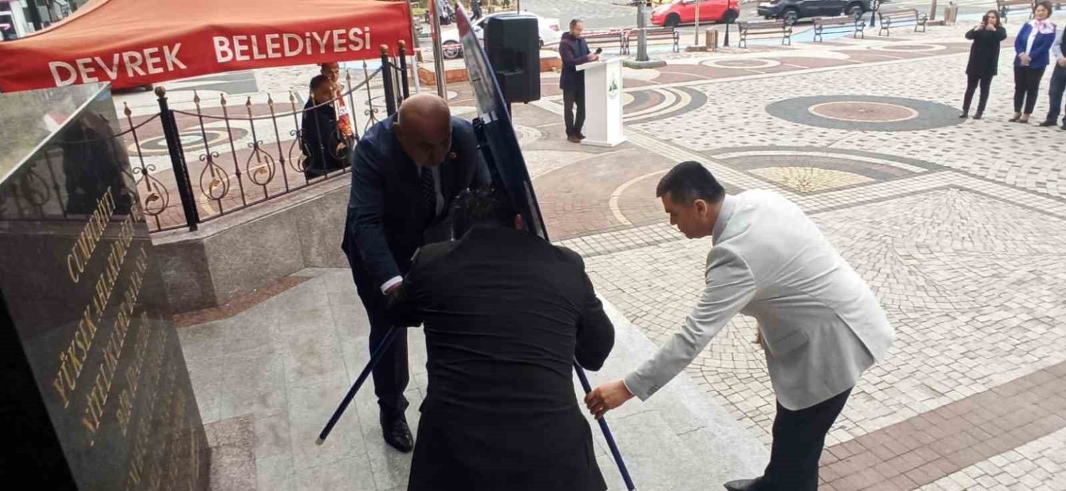 devrekte-muhtarlar-gunu-duzenlenen-torenle-kutlandi