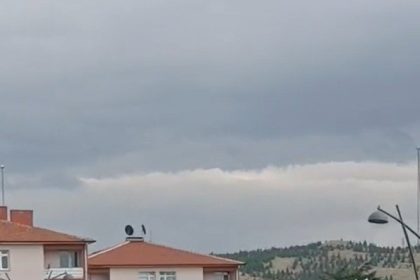 futbol-oyuncusunun-bicakla-taraftarin-uzerine-yurudugu-iddiasi