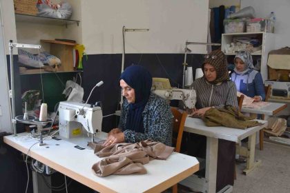 hayallerinin-pesinden-kosan-kadinlar-el-sanatlari-kooperatifi-kurdu