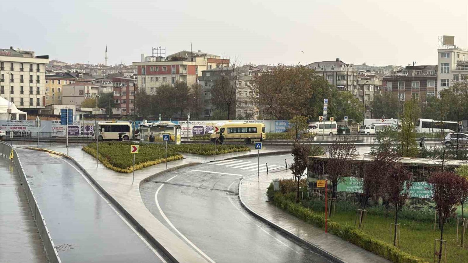 istanbul-gune-yagmurla-basladi