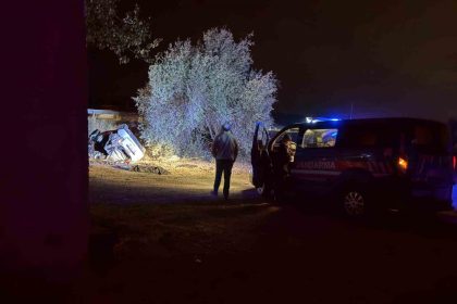 kayseride-takla-atan-otomobil-sarampole-yuvarlandi-1-olu-2-yarali