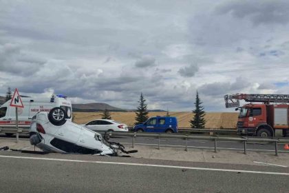 kaza-yapan-aractan-firlayan-teker-baska-bir-araca-carparak-kazaya-neden-oldu