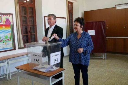 kktc-basbakani-ustel-oy-kullandi