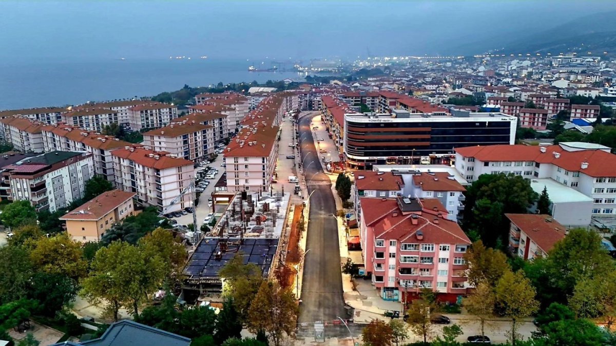 korfezde-gece-asfalt-mesaisi