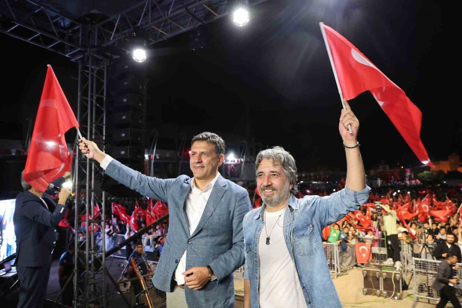 kozanda-ali-kinik-konser-verdi