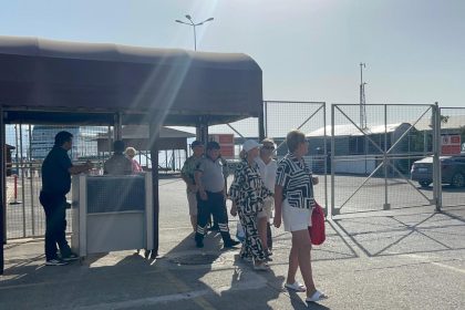 luks-kruvaziyer-867-yolcu-ve-469-murettebatiyla-alanyaya-demirledi