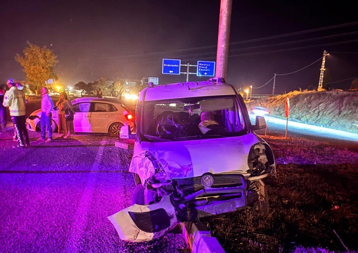 malatyada-iki-ayri-trafik-kazasi-3-yarali