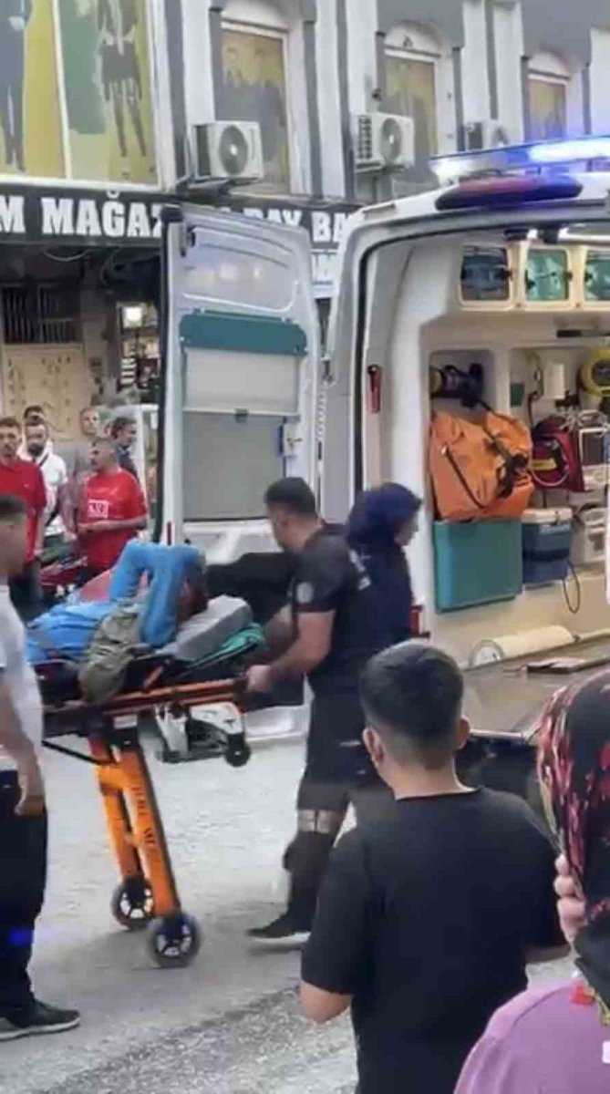 mardinde-bicakli-kavgada-seyyar-satici-yaralandi