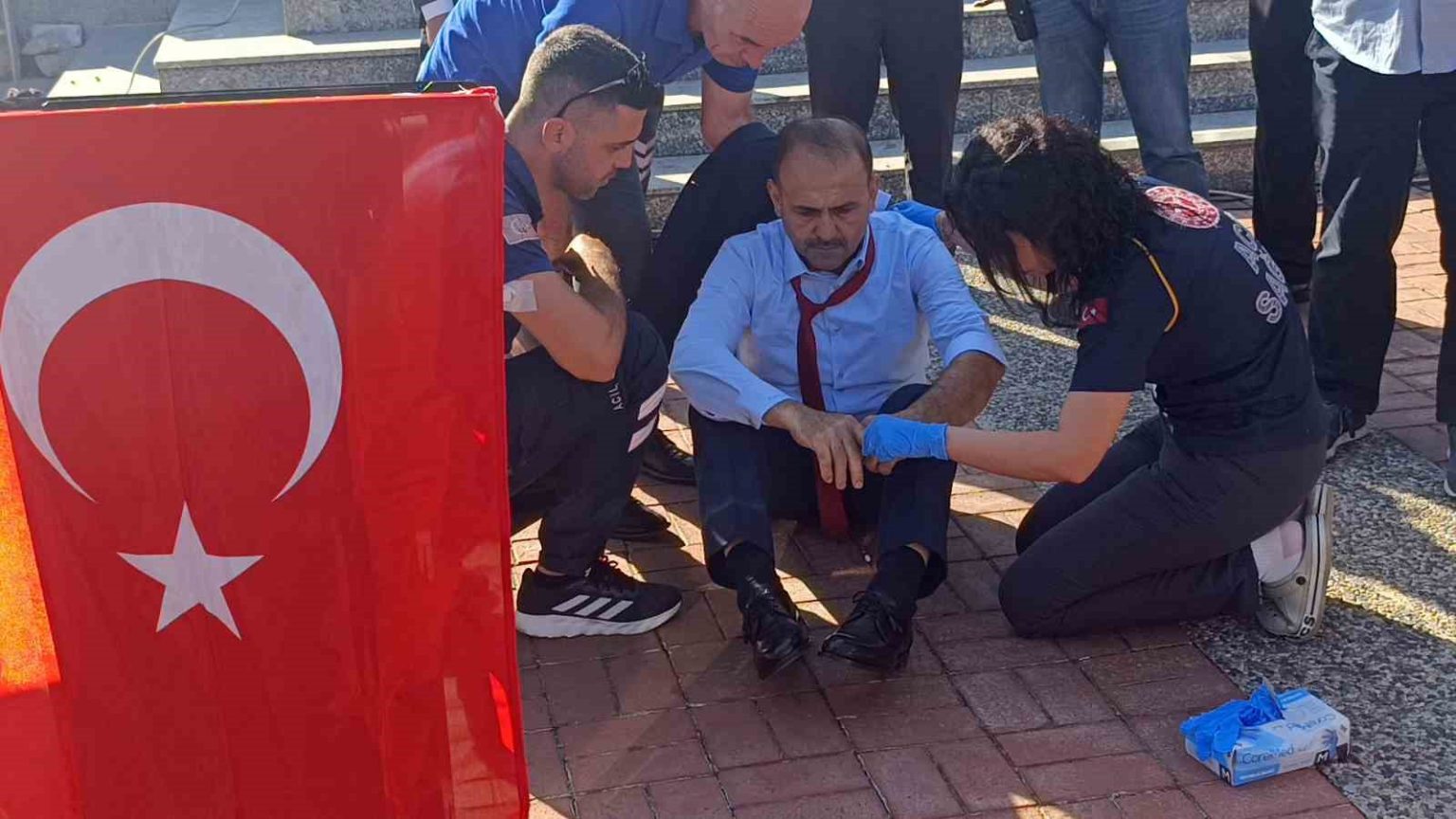 muhtarlar-gununde-kursude-konusan-muhtar-bayginlik-gecirdi