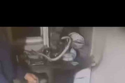 musta-ev-yangini-korkuttu