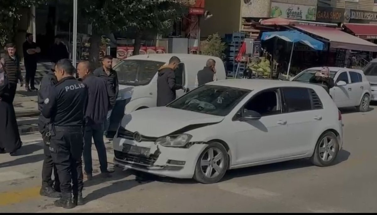 musta-trafik-kazasi-2-yarali