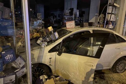 otomobil-zuccaciye-dukkana-daldi-1-yarali