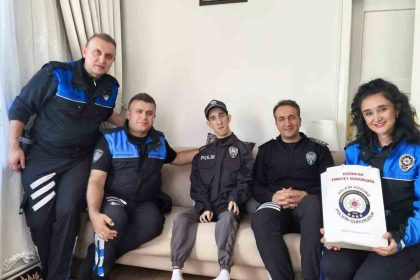 sametin-polis-uniformasi-giyme-hayali-gercek-oldu