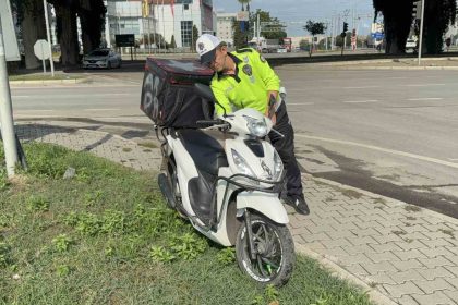 samsunda-motosiklet-kaldirima-carpti-1-yarali