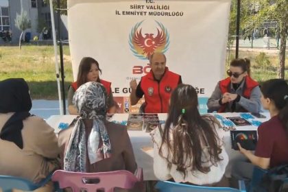 siirtte-polis-universite-ogrencilerini-bilgilendirdi
