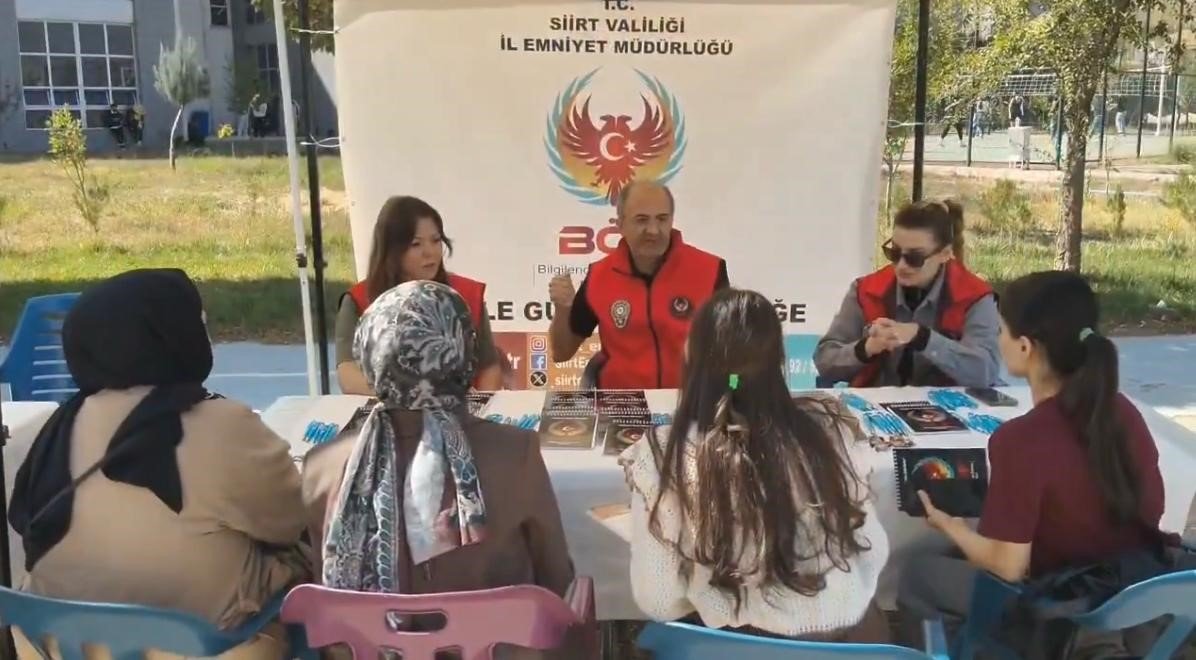 siirtte-polis-universite-ogrencilerini-bilgilendirdi