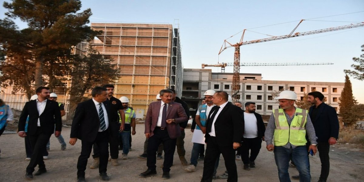 sirnakta-500-yatakli-bolge-hastanesinin-insaati-denetlendi