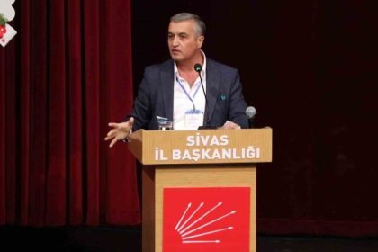 sivas-chp-il-kongresinde-etek-krizi