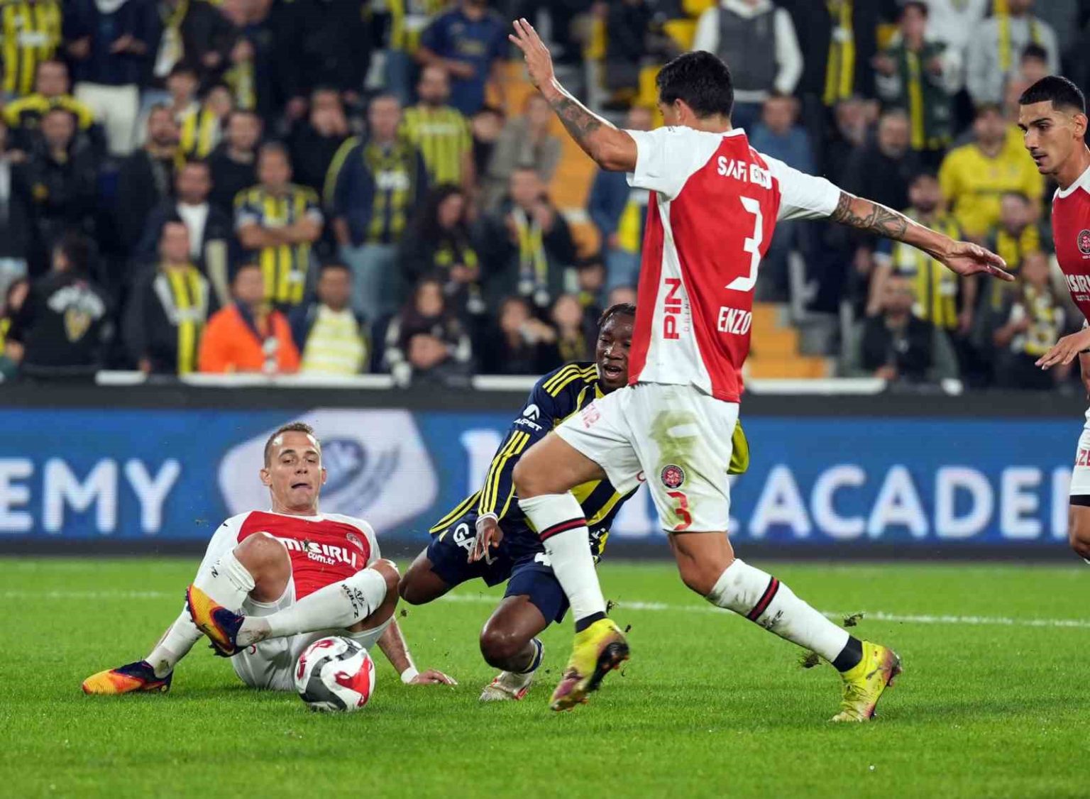 trendyol-super-lig-fenerbahce-2-fatih-karagumruk-0-ilk-yari