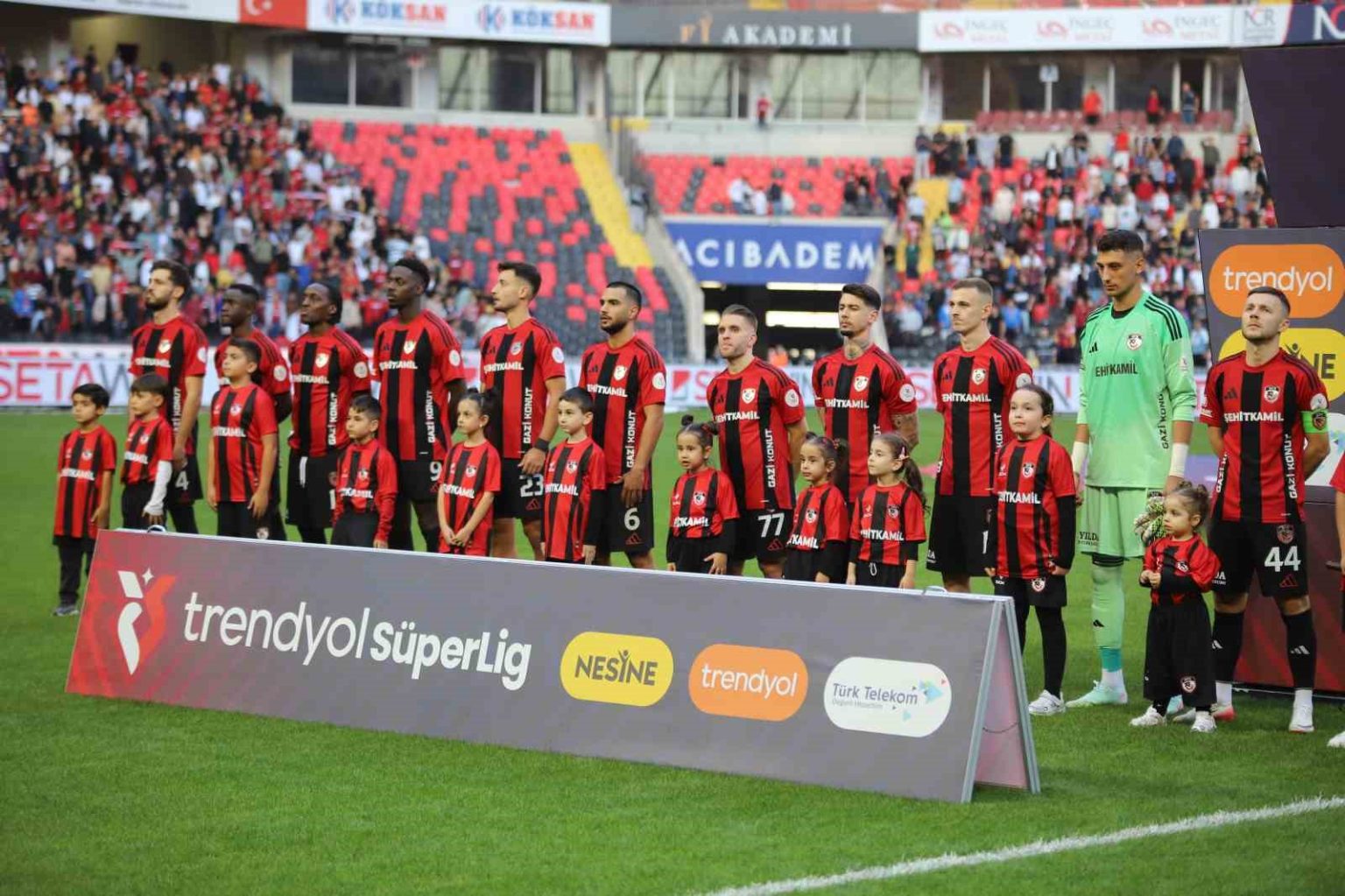 trendyol-super-lig-gaziantep-fk-2-antalyaspor-0-mac-devam-ediyor