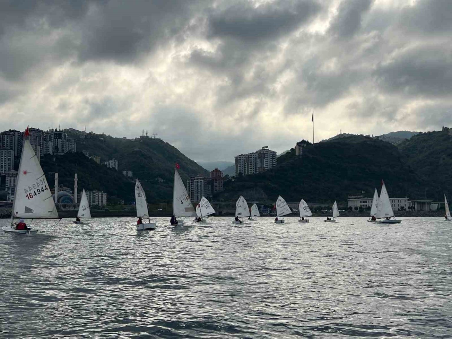 29-ekim-cumhuriyet-bayrami-yelken-yarislari-yapildi