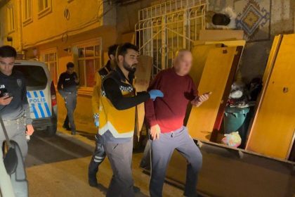 80lik-vatandaslarin-icki-gecesi-hastanede-bitti