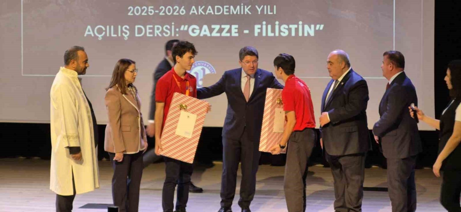 adalet-bakani-tunctan-universite-ogrencilerine-gazze-dersi