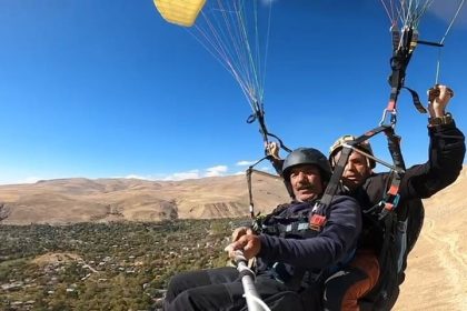 adilcevaz-semalarinda-yamac-parasutu-heyecani