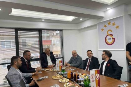 adnan-polat-1905-kutahya-galatasaraylilar-derneginin-acilisina-katildi