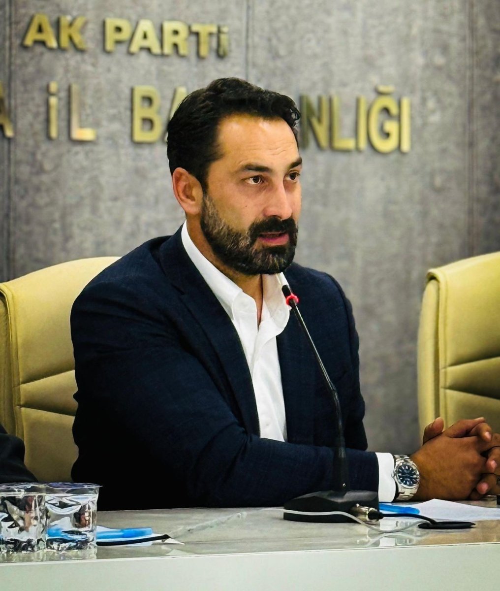 ak-partili-mucahit-arinctan-chp-il-baskani-ozalpere-tebrik